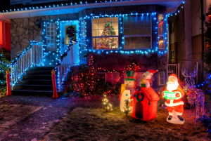 How to decorate the outside of your house for christmas